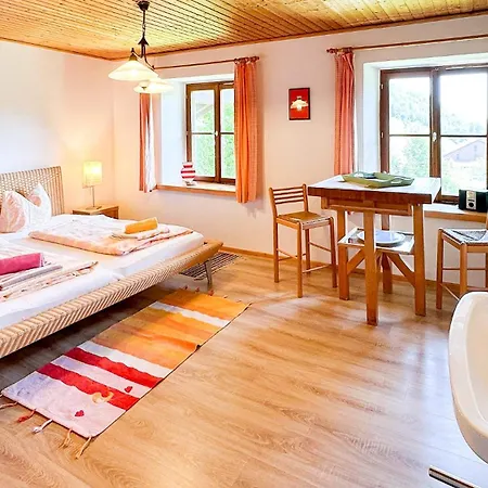 Almbauernhof Lägenhet
